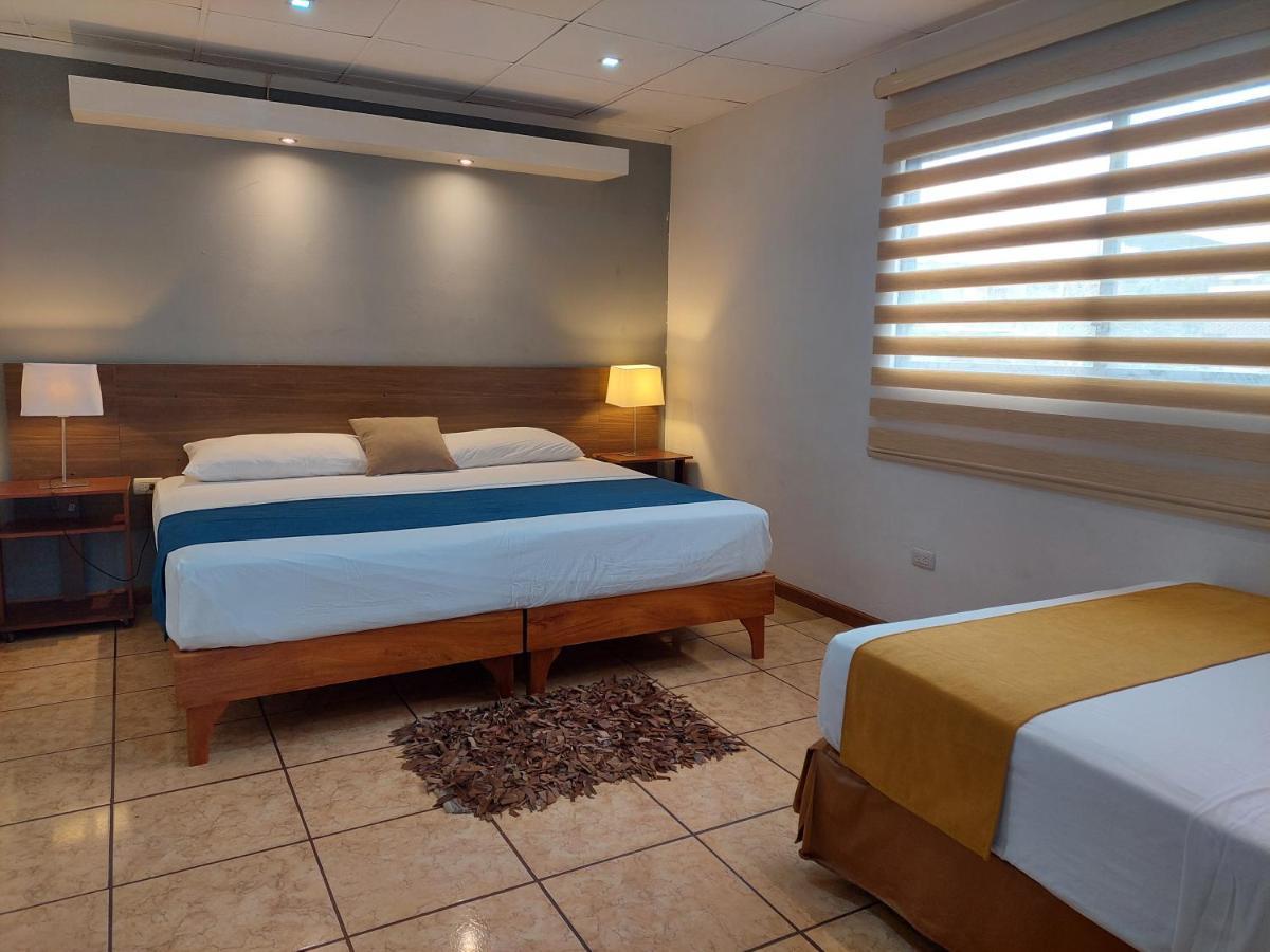 Hotel Casa D'Cristhi à Puerto Baquerizo Moreno Extérieur photo