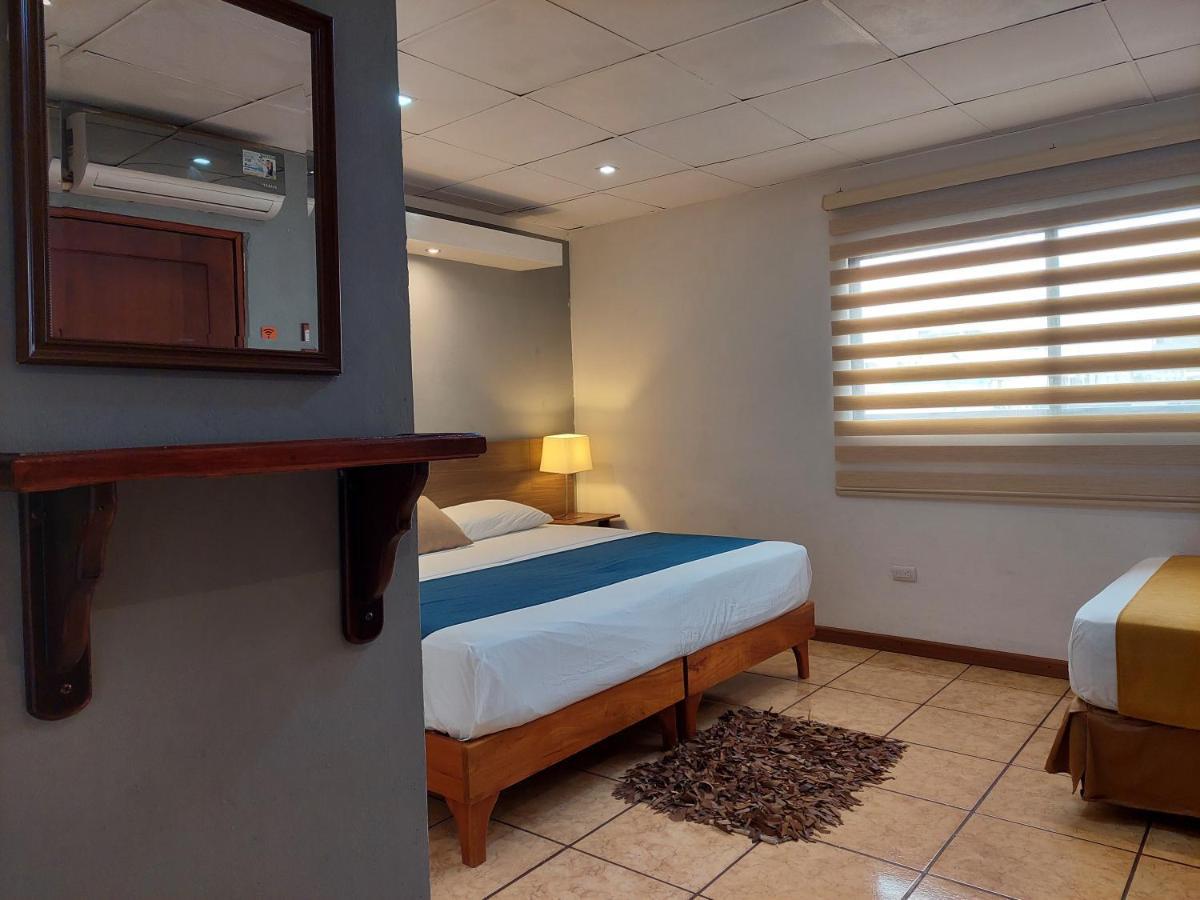 Hotel Casa D'Cristhi à Puerto Baquerizo Moreno Extérieur photo