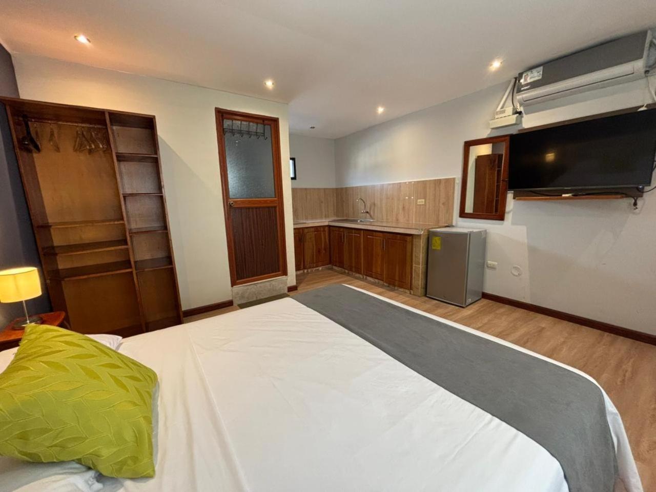 Hotel Casa D'Cristhi à Puerto Baquerizo Moreno Extérieur photo