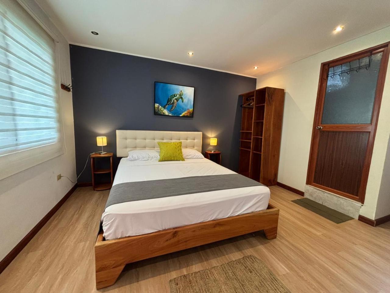 Hotel Casa D'Cristhi à Puerto Baquerizo Moreno Extérieur photo