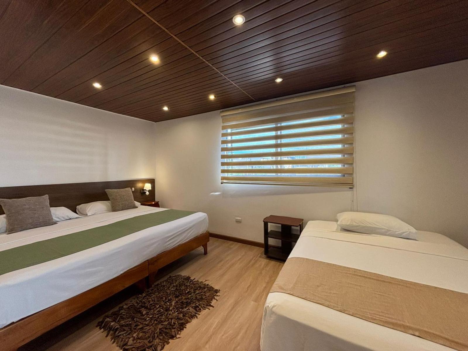 Hotel Casa D'Cristhi à Puerto Baquerizo Moreno Extérieur photo