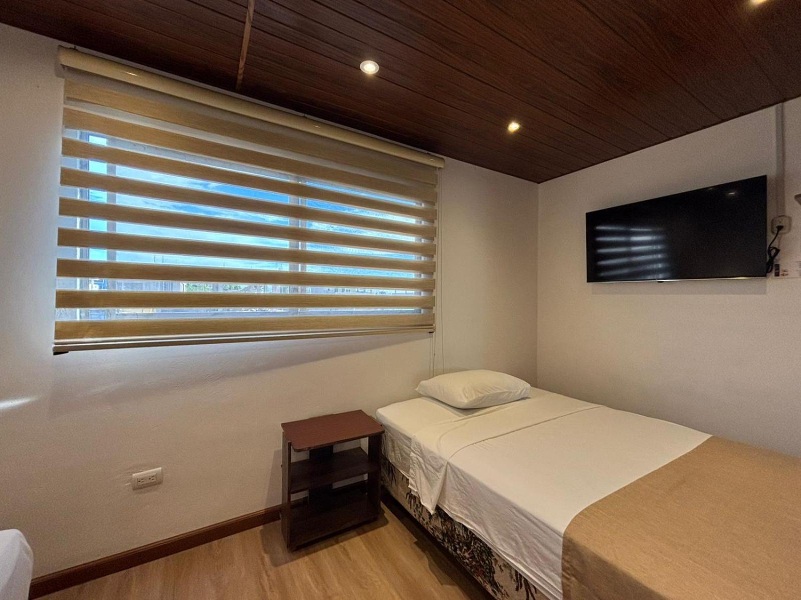 Hotel Casa D'Cristhi à Puerto Baquerizo Moreno Extérieur photo